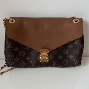 Louis Vuitton Pallas Chain Bag